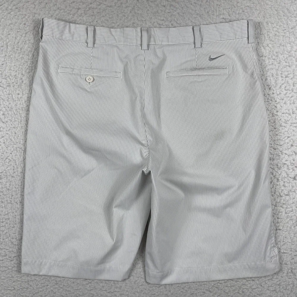 Nike Golf Shorts Mens 36 Grey White Pinstripe Performance‎ Travel Preppy Striped